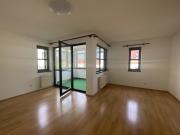 Charmante 2 Zimmer Wohnung mit Loggia und Autoabstellplatz