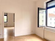 Charmante 2 Zimmer Wohnung mit separater Küche und...