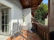 Charmante 3 Zimmer DG Wohnung mit Carport Stellplatz