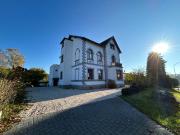 Charmante 4 Zimmer Wohnung in gepflegter Altbauvilla