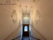 Charmante Altbauwohnung mit Stuckelementen und modernem...