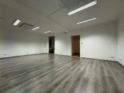 Attraktives Geschäftslokal mit großer Glasfront – Top...