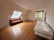 Charmante Dachgeschoßwohnung am Fuße des Anningers