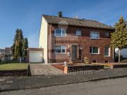 Charmante Doppelhaushälfte auf großzügigem Grundstück in...