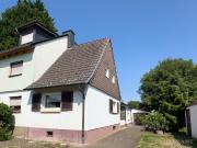 Charmante Doppelhaushälfte mit großem Grundstück und...