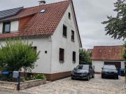 Charmante Doppelhaushälfte mit großzügigem Garten in...