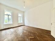 Charmante Ein Zimmer Altbauwohnung mit Balkon in...