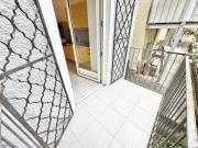 Charmante Ein Zimmer Altbauwohnung mit Balkon in... Charmante Ein Zimmer Altbauwohnung mit Balkon in...