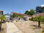 ?Charmante et Propriété Atypique à Vendre à Nanteuil en...