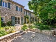 Charmante ferme en pierre avec jardin clos et piscine