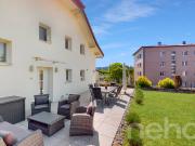 Charmante freistehende Villa mit Garten am Stadtrand von...