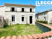 Charmante maison à finir de rénover dans un petit hameau...