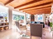 Charmante maison avec jardin et piscine à proximité...