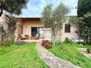 Charmante maison avec terrasse et jardin