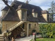 Charmante maison avec vue et piscine et 1,7 hectare de...
