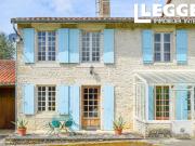 Charmante maison charentaise en pierre. 4 chambres....
