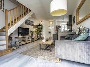 CHARMANTE MAISON DE VILLE AVEC PATIO ET DEPENDANCE