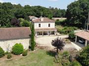 Charmante Maison en Pierre avec 4 ha et Dépendances...