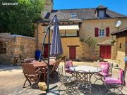 Charmante maison en pierre avec cour fermée, piscine,...