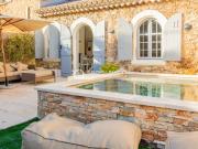 Charmante maison en pierre avec piscine et jardin