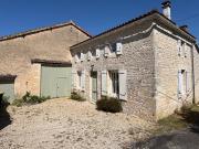 Charmante maison en pierre avec un jardin et une grande...