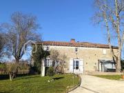Charmante maison en pierre de 150m² avec dépendance...