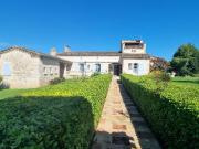 Charmante maison en pierre nichée dans un quartier...