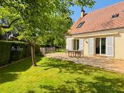 Charmante maison familiale à pied de la gare de Bussy...