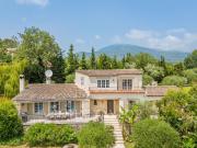 Charmante maison magnifiquement rénovée à Roquefort Les Pins