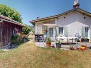 Charmante maison plain pied avec jardin, grand cabanon...