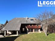 Charmante maison rustique avec ascenseur et grange à...