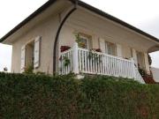 CHARMANTE MAISONNETTE DE VILLAGE AVEC JARDIN