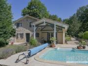 Charmante maisonnette en pierre avec jardin et piscine