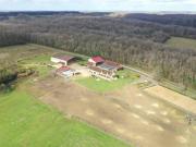 Charmante propriété équestre de 11 hectares en Bourgogne...