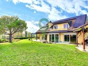 Charmante propriété familiale avec vue dégagée dans... Charmante propriété familiale avec vue dégagée dans...