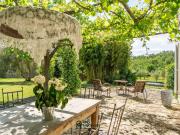 Maison de charme avec dépendance, jardin, piscine et vue