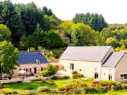 Charmante propriété sur 3380m2 avec piscine intérieure...