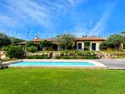 Charmante villa avec belle vue sur le chateau