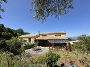 Charmante villa avec magnifique jardin et piscine, près...