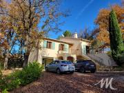 Charmante villa avec un magnifique terrain et un grand...