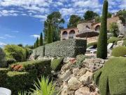 Charmante villa, proche du village avec une très belle...