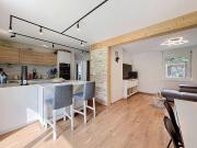 Charmante, zusammenhängende Villa mit großem Garten