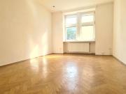 Charmanter Altbau mit bewilligtem Balkon