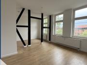 Charmanter Altbau mit sichtbaren Holzbalken – frisch...
