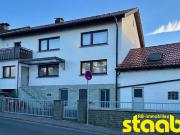 CHARMANTES 1 FAMILIENHAUS MIT 2 GARAGEN UND...