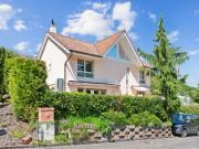 Charmantes 6.5 Zimmer Haus in Hofstetten Flüh mit Garten