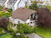 Charmantes Einfamilienhaus mit Pool, großem Garten und...