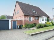 Charmantes Einfamilienhaus mit Schwimmhalle,...