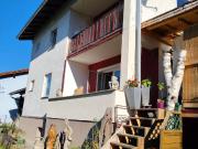 Charmantes großes Zwei Familienhaus