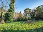 CHARMANTES GRUNDSTÜCK AN IDYLLISCHER LAGE MIT ZUKUNFTS...